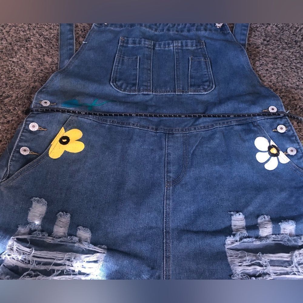 Jean overalls  with pockets and hand painted daisies distressed look. - Picture 4 of 9